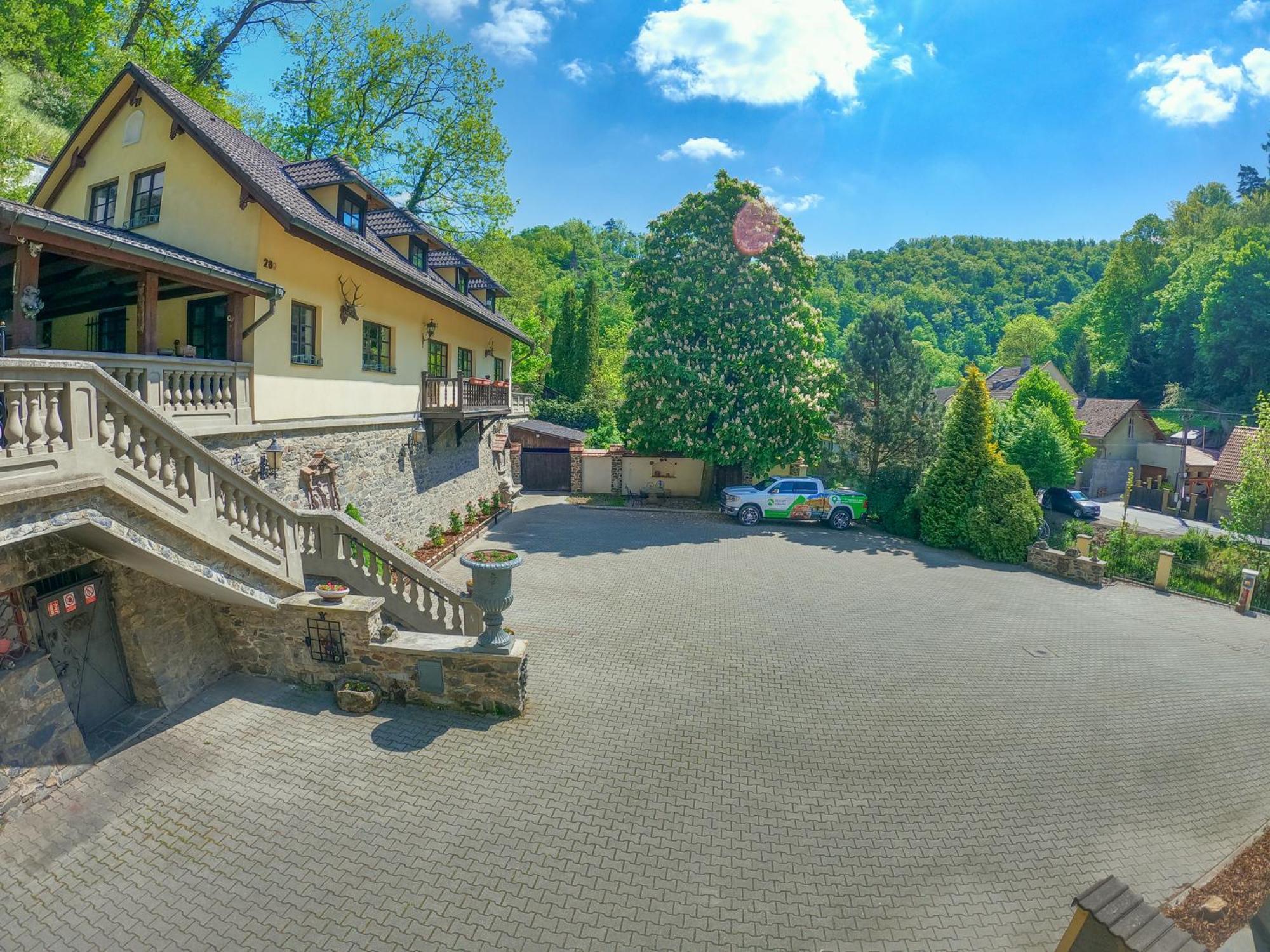 Resort U Jelena Křivoklát Eksteriør billede