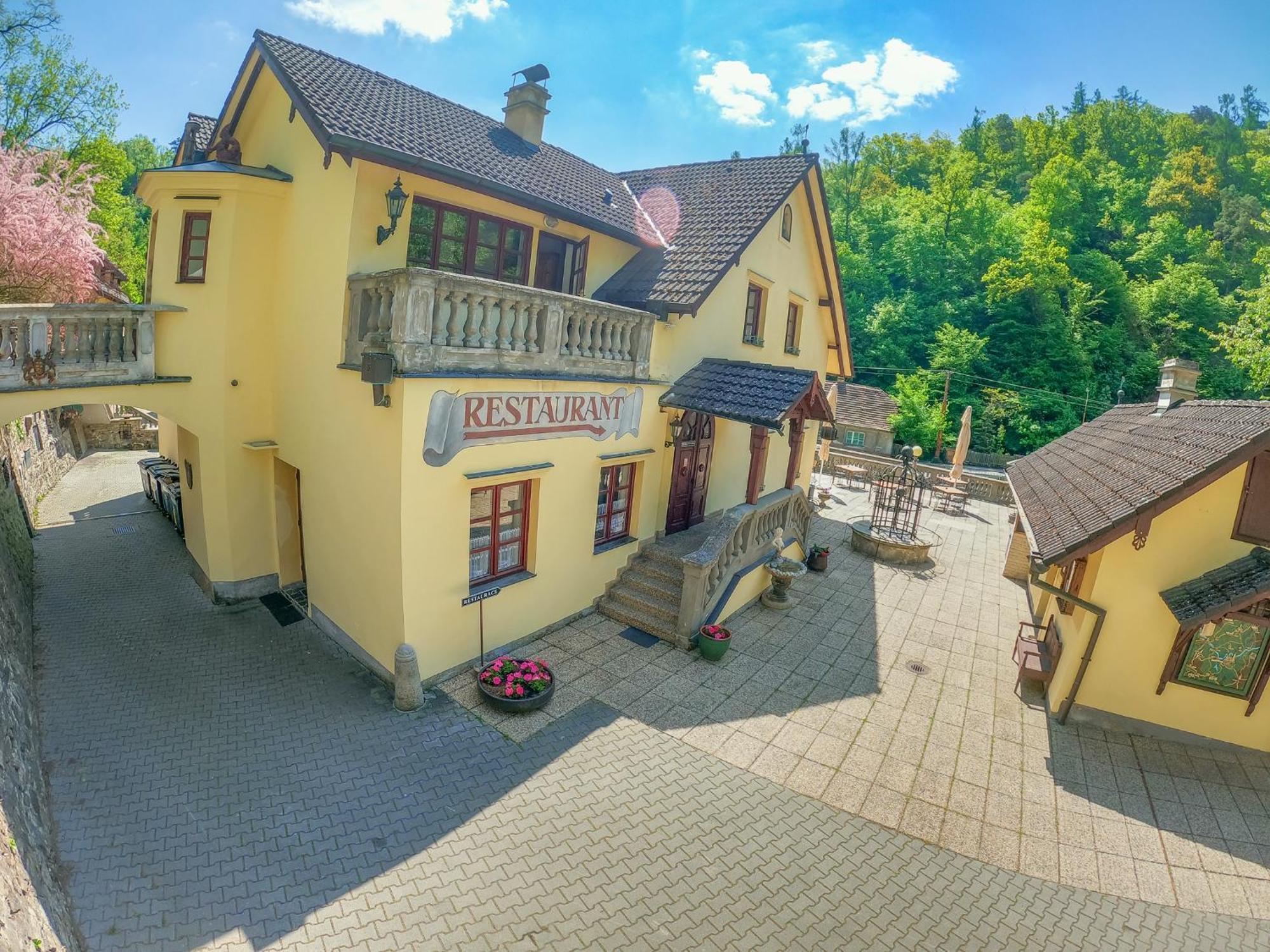 Resort U Jelena Křivoklát Eksteriør billede