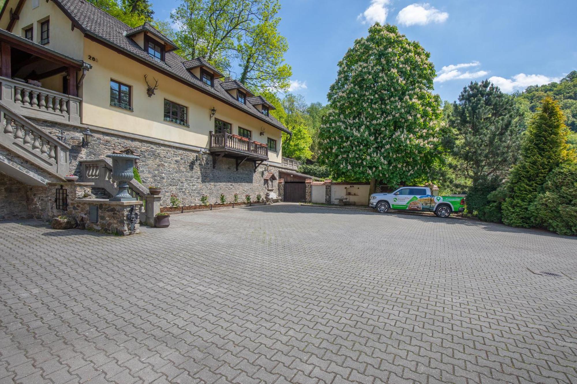 Resort U Jelena Křivoklát Eksteriør billede